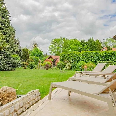 La Belle Des Champs Ruvigny